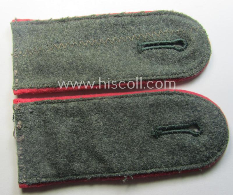 Pair of WH (Heeres), 'cyphered' (ie. 'M40'-pattern and rounded-styled) EM-type shoulderstraps: 'Soldat des Panzerjäger-Abtlgs. 5'