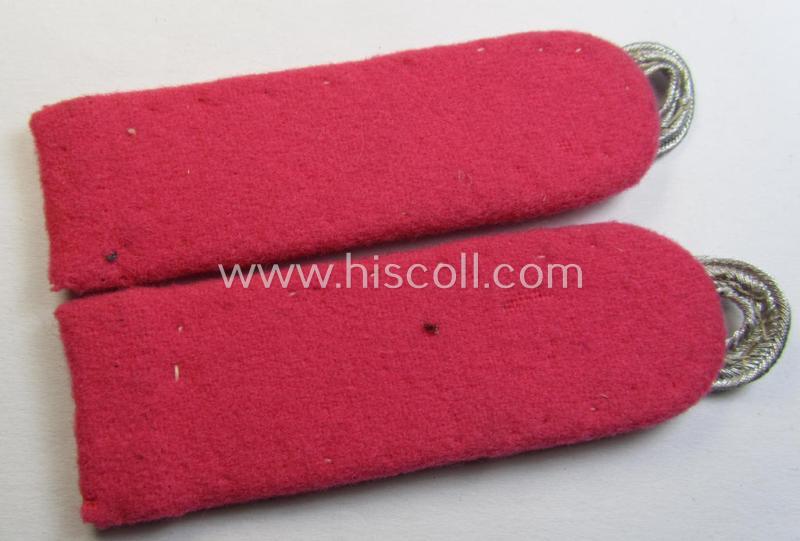 Fully matching - and actually scarcely encountered! - pair of WH (Luftwaffe) shoulderboards (ie. 'Schulterstücke') as was intended for usage by a: 'Flieger-Stabsingenieur' (being a rank similar to: 'Major')