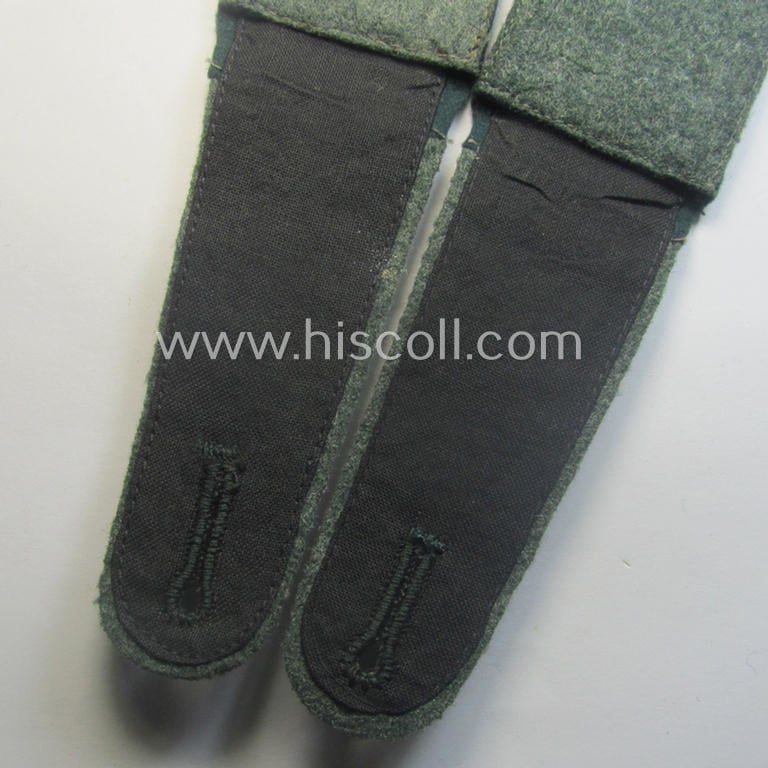 Very unusual pair of WH (Heeres), non-piped(!) EM-type M40-pattern shoulderstraps: 'Soldat der Infanterie-Trpn.'