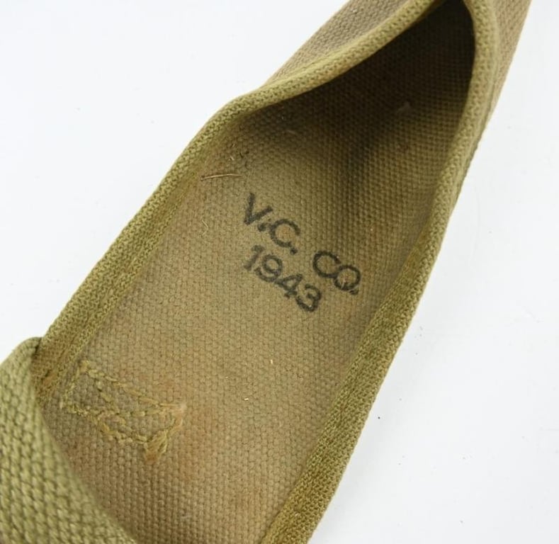 US WW2 M-1910 Pick-Mattock and carrying case