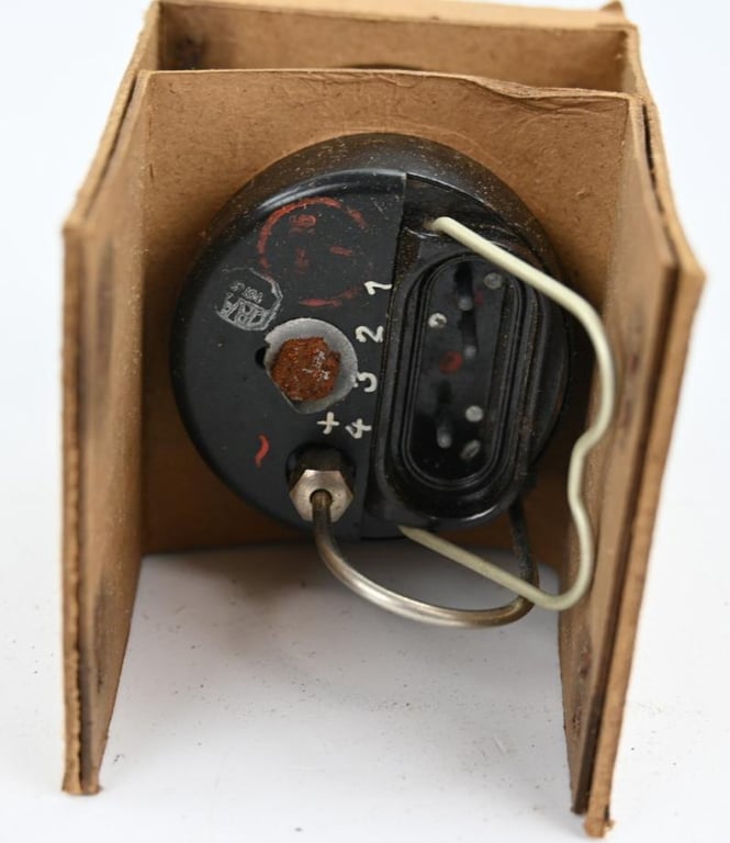 German LW Boxed Electric Charge Instrument