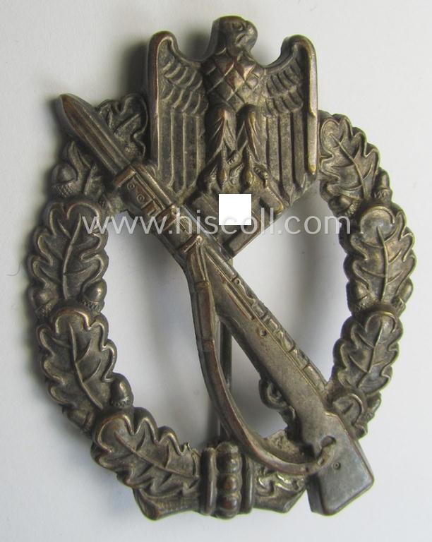 Hollow-back, 'Infanterie Sturmabzeichen in Silber' as was executed in 'Buntmetall' by: 'Schauerte & Höhfeld'