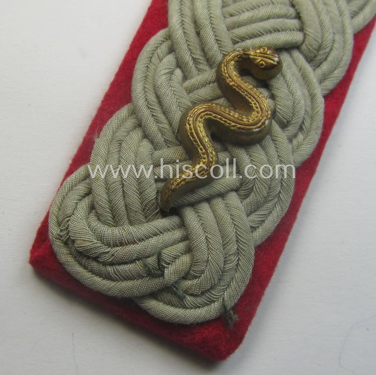 Single, WH (Heeres) officers'-pattern 'cyphered' shoulderboard: 'Major einer Veterinär-Abtlgs.'