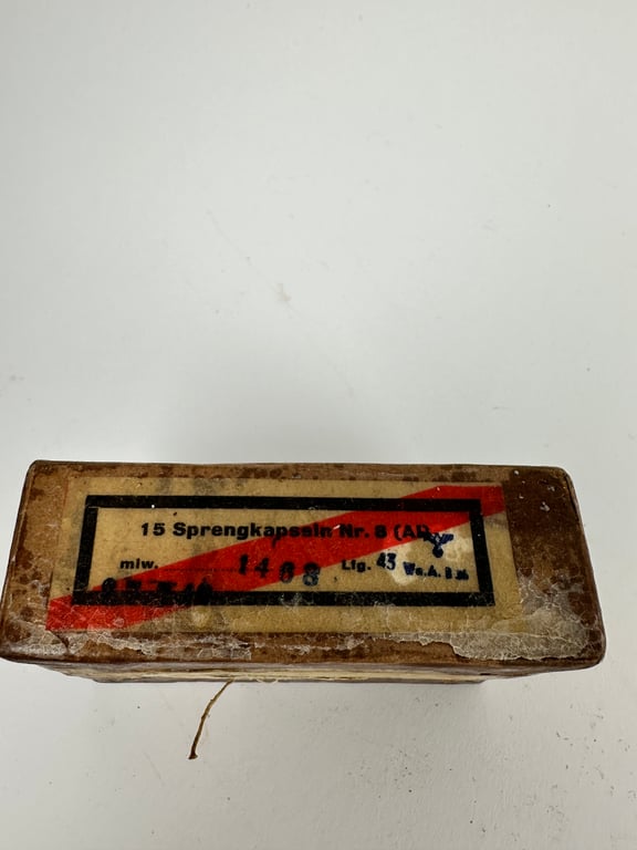 BOX 15 SPRENGKAPSELN