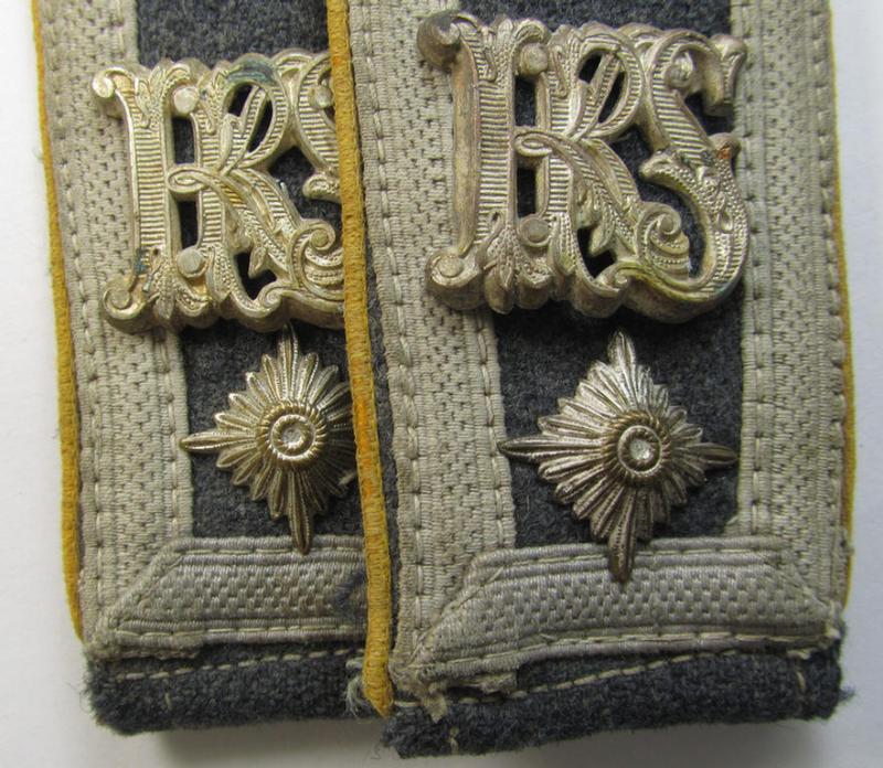 Attractive - and fully matching! - pair of WH (Luftwaffe) neatly 'cyphered', NCO-type shoulderstraps as was intended for usage by a: 'Feldwebel der Flieger- o. Fallschirmjäger u. Mitglied einer LW-Kraftfahrschule'