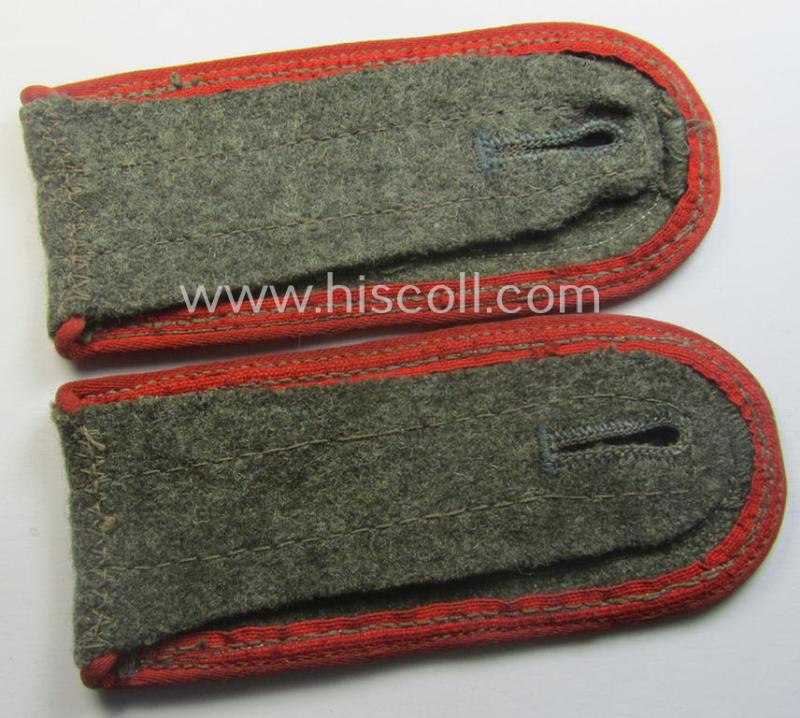 Typical later-war-period - and fully matching! - pair of so-called: 'M44'-pattern, simplified WH (Heeres) NCO-type shoulderstraps: 'Unteroffizier eines (Sturm)Artillerie-Rgts. o. Abtlgs.'