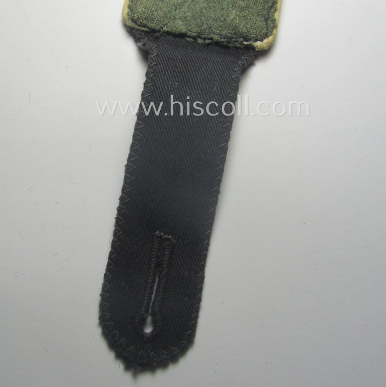 Single, Waffen-SS, EM-type shoulderstrap as piped in the white-coloured branchcolour: 'SS-Mann der Infanterie-Trpn.'