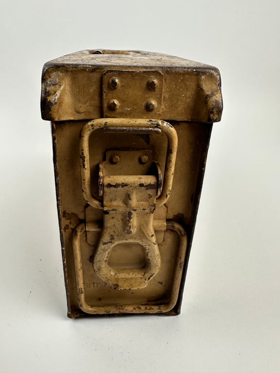 Mg 34/42 "Tan"Patronenkasten 41 with flat lid ( rare)