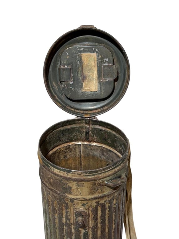 Camouflaged Gasmasker Canister
