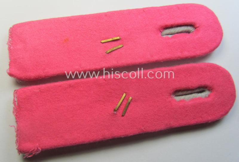 Pair of WH (Heeres) neatly 'cyphered', officers'-type shoulderboards as was specifically intended for a: 'Leutnant und Mitglied einer Kraftfahr-Kampftruppen-Versuchsabts.'