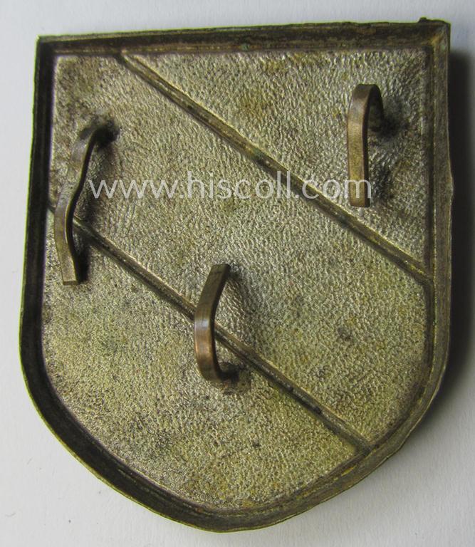 WH (Heeres, LW etc.): 'DAK' (ie. 'Deutsches Afrikakorps') 'Buntmetall'-based so-called: 'pith-helmet-shield (being a non-maker-marked example)