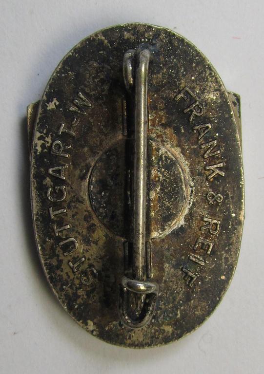 Semi-enamelled, RDK- (ie. 'Reichbund Deutscher Kleingärtner'-) related: 'Mitgliedsabzeichen' (or: membership lapel-pin) that is neatly maker- (ie. 'Frank & Reif - Stuttgart'-) marked on its back