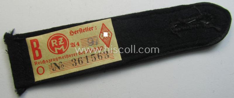 Attractive - and naturally single! - so-called: 'DJ- o. Deutsches Jungvolk' shoulderstrap as was intended for usage by a: 'DJ-Mitglied' serving within the: 'Bann 539' (539 = 'Vöcklabruck') and that still shows its period-attached, 'RzM'-eti...