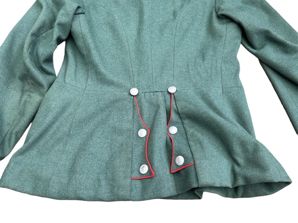 Wehrmacht Heer Artillery Waffenrock in the rank of Oberleutnant