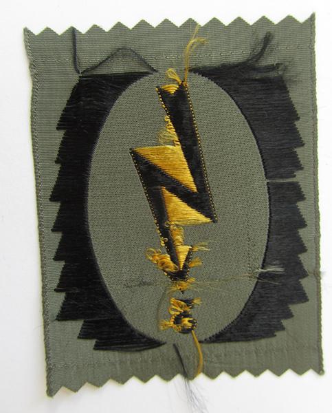 Superb - and to date totally unknown! - WH (Heeres) trade- and/or special-career insignia (ie. signal 'Blitzes') as (I deem) most likely intended for female: 'Nachrichtenhelferrinnen des Heeres'