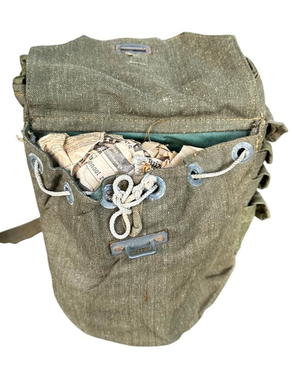 Late-war Pioneer Combat Assault Pouch Set