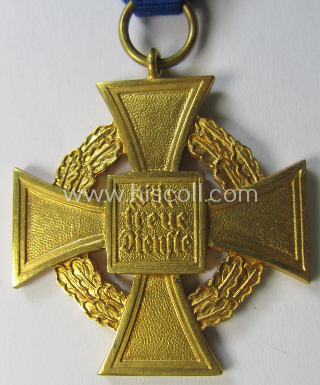 Attractive, 'Treuedienst Ehrenzeichen 1. Klasse' being a (typical) non-maker-marked example that came mounted onto its original ribbon (ie. 'Bandabschnitt') and that comes stored in its non-maker-marked etui as issued and/or found