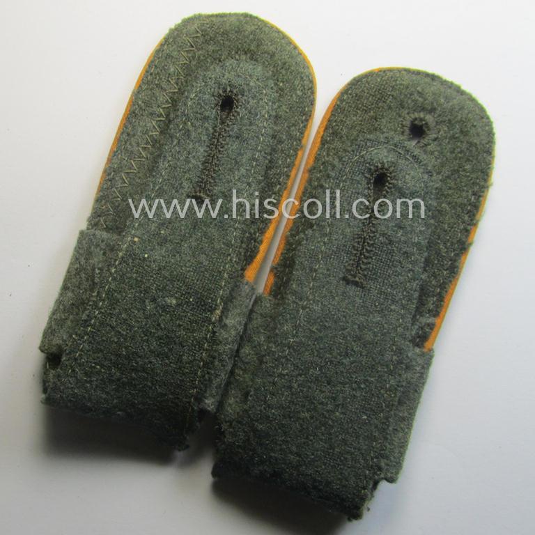 Pair of WH (Heeres) 'M40'-pattern, EM-type shoulderstraps that came with its accompanying 'Überschube'-pair: 'Soldat des Infanterie-Divisions-Aufklärungs-Abtlgs. (mot) 246'