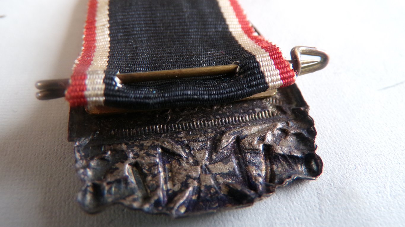 Bayer Kriegerbund membership badge 1874