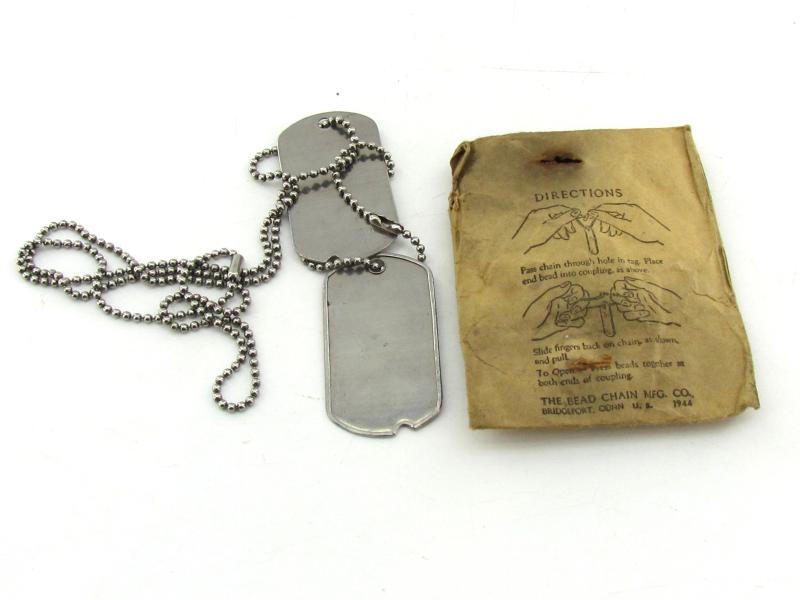 US WWII Dog Tags with Chain ( Unissued )