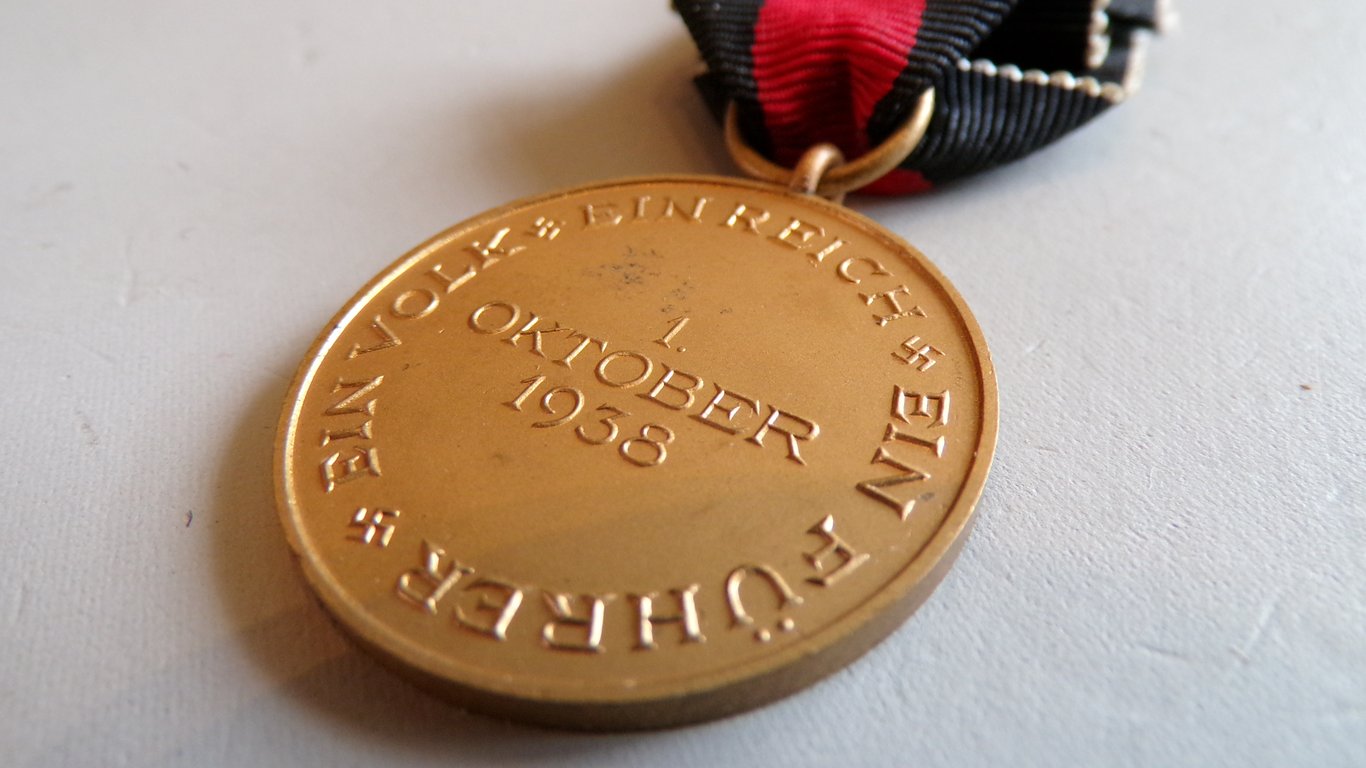 2 Medaille zur Erinnerung an den 1. Oktober 1938