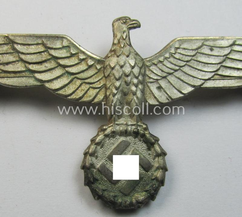WH (Heeres- o. KM) greyish-silver-toned- (and/or: typical zinc- ie. 'Feinzink'-based) officers'-pattern breast-eagle (ie. 'Metall Offiziers-Brustadler für die Sommeruniform') as was specifically intended for usage on the white-coloured, summer-t...