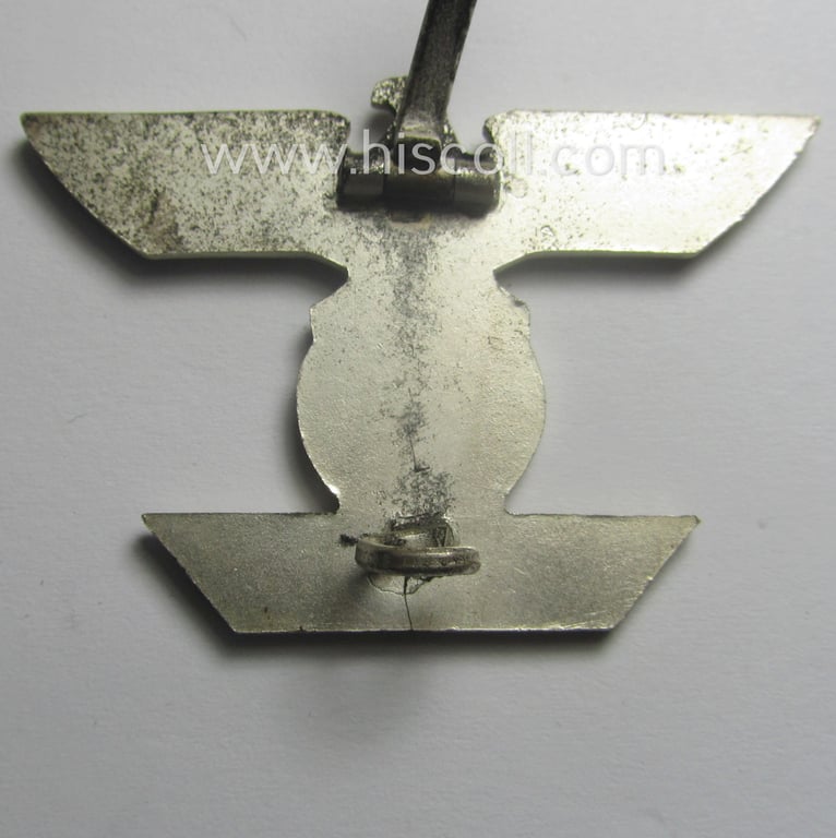 Attractive - and rarely seen! - example of a: 'Wiederholungsspange zum EK I. Klasse' (or: bar to the WWI IC first-class) as was produced by the maker (ie. 'Hersteller'): 'B.H. Mayer's Kunstprägeanstalt'