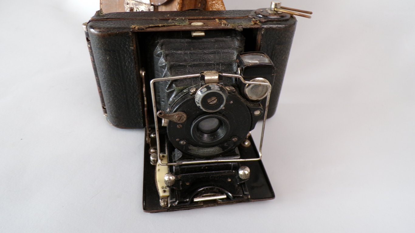 Ica "Icarette" folding camera