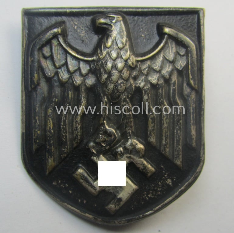 Truly used pair of WH (Heeres) tropical- (ie. 'DAK'- or: 'Deutsches Afrikakorps'-) related- and/or 'Buntmetall'-based, eagle-'pith-helmet'-shield-set