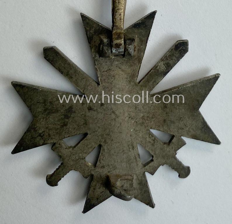 Attractive, 'Kriegsverdienstkreuz 1. Klasse mit Schwertern' (being a maker- ie. '4'- (ie. by: 'Steinhauer & Lück'-) marked specimen that is executed in silverish-grey-coloured and/or zinc-based metal (ie. 'Feinzink')