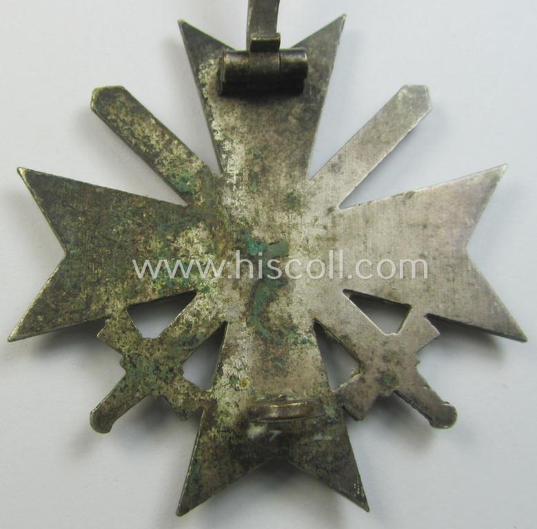 Attractive, 'Kriegsverdienstkreuz 1. Klasse mit Schwertern' being a clearly maker- (ie. '43' -) thus by the maker: 'Julius Bauer u. Söhne'-marked specimen that is executed in typical, silverish-coloured metal (ie. 'Buntmetall')