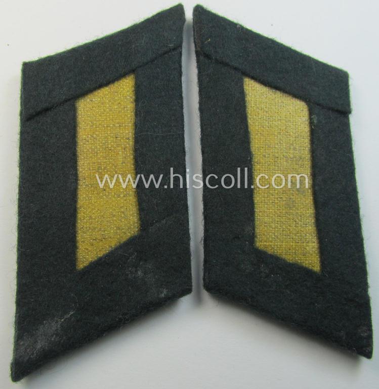Pair of WH (Heeres) collar-tabs (ie. 'Kragenspiegel für Offiziere') as piped in the white- (ie. 'weisser'-) coloured branchcolour as was intended for an: 'Offizier der Infanterie-Trpn.'