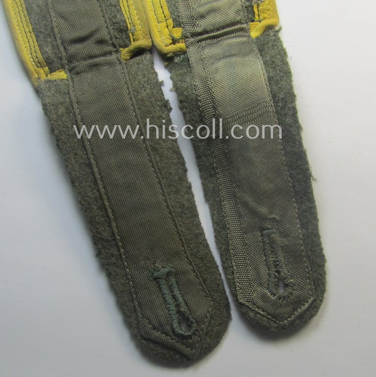 Pair of later-war-period, WH (Heeres) so-called: 'M44'-styled, 'simplified', NCO-type shoulderstraps as was intended for an: 'Uffz. der Nachrichten-Trpn.'
