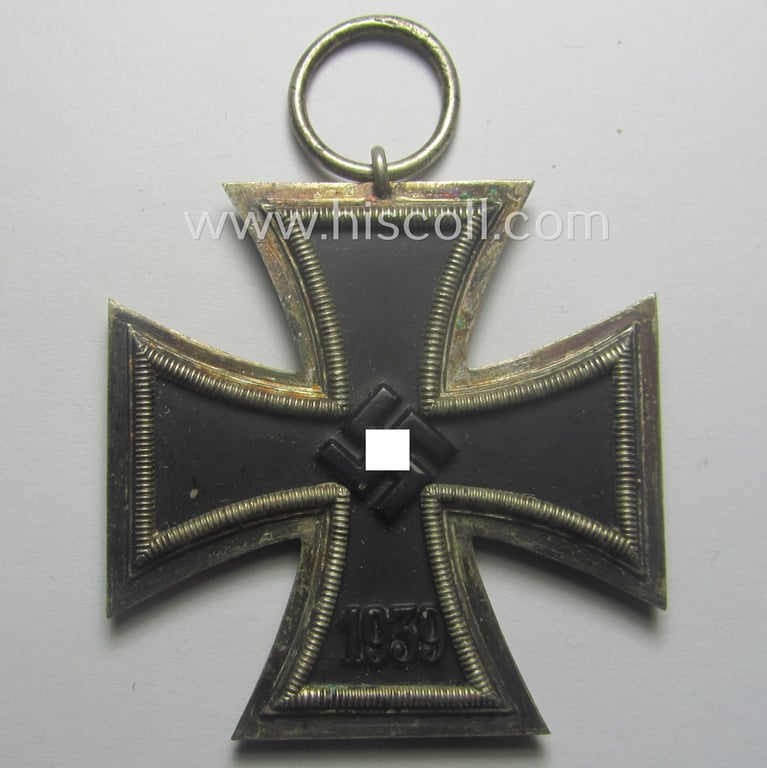 'Eisernes Kreuz II. Klasse' being a (typical) non-maker-marked example by a (by me) unidentified maker (ie. 'Hersteller')