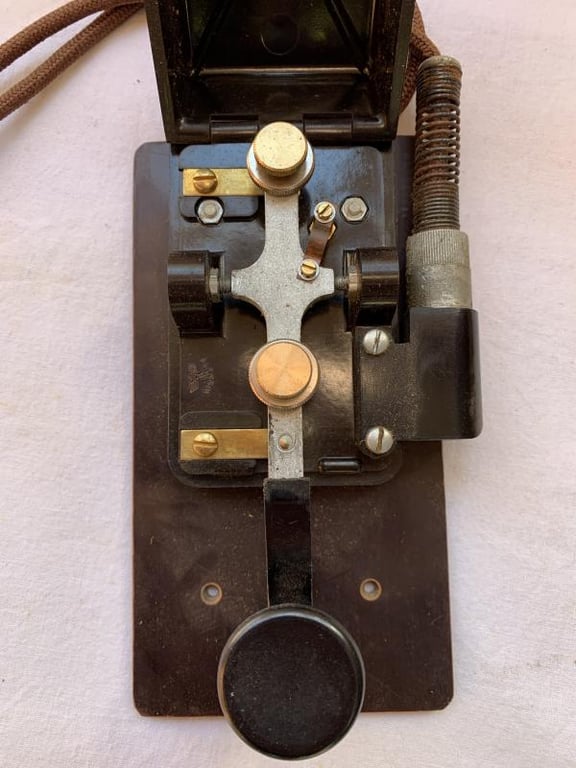 WH (Heer) Morse Code Key