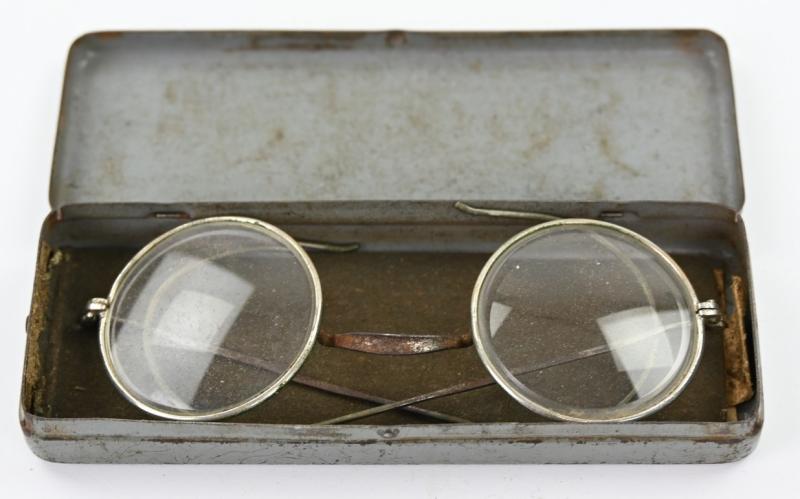 German WH Dienst Brille in Case