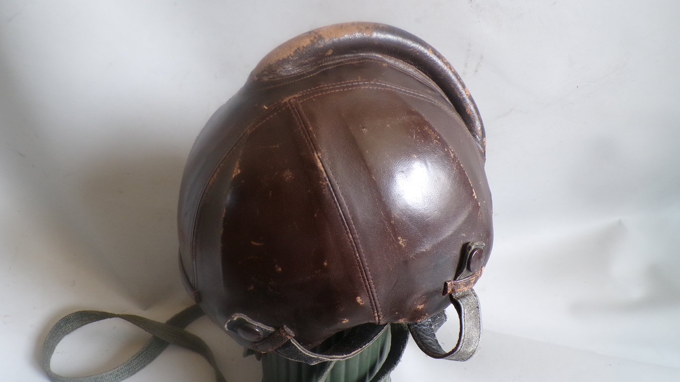 Rare, Complete Luftwaffe SSK 90 helmet