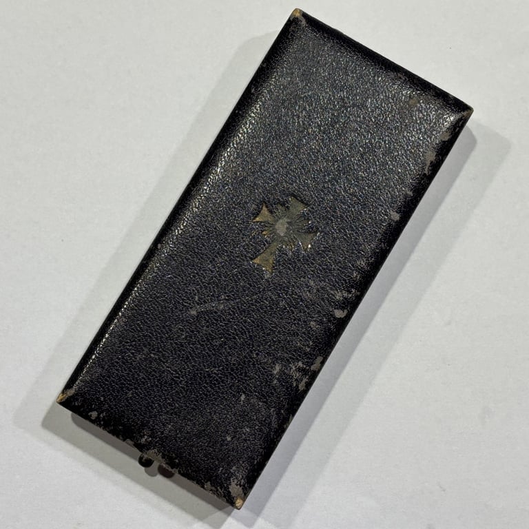 Cased Mothers Cross in Gold "Wilhelm Deumer"