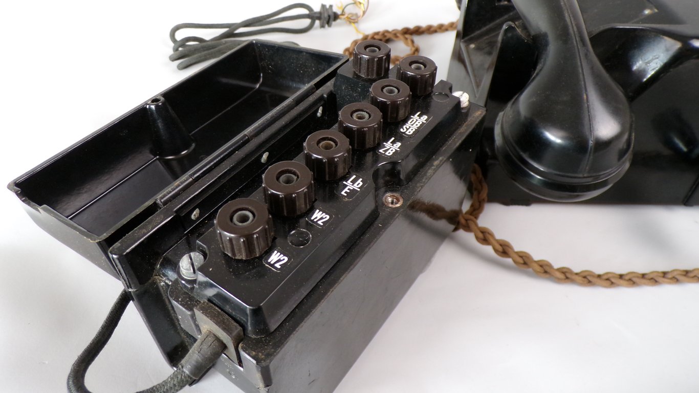 Tischfernsprecher 38 (OB38) Desk Telephone