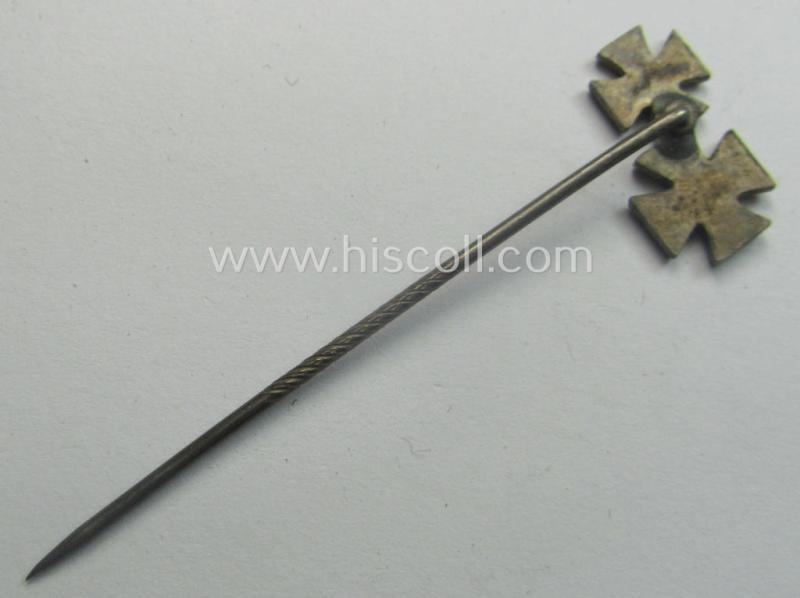 Detailed, 9-mm.-sized 'award'-lapel-pin' depicting respectively an 'EK I. Klasse' and a: 'EK II. Klasse' (being an unmarked and unusually enamelled example)