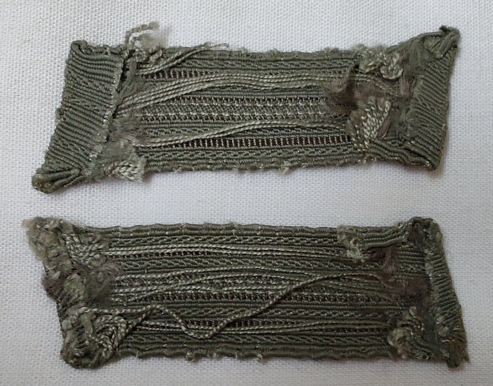matching pair of WH (Heeres) mid war period 'standard issue' M43 pattern collar tabs  ('Einheitskragenspiegel')