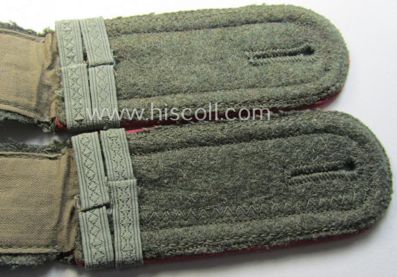 Pair of WH (Heeres) 'M41 o. M43'-pattern, NCO-type shoulderstraps 'Uffz. u. Offiz.-Anw. eines Pz-Jäg.-Abtgs.'