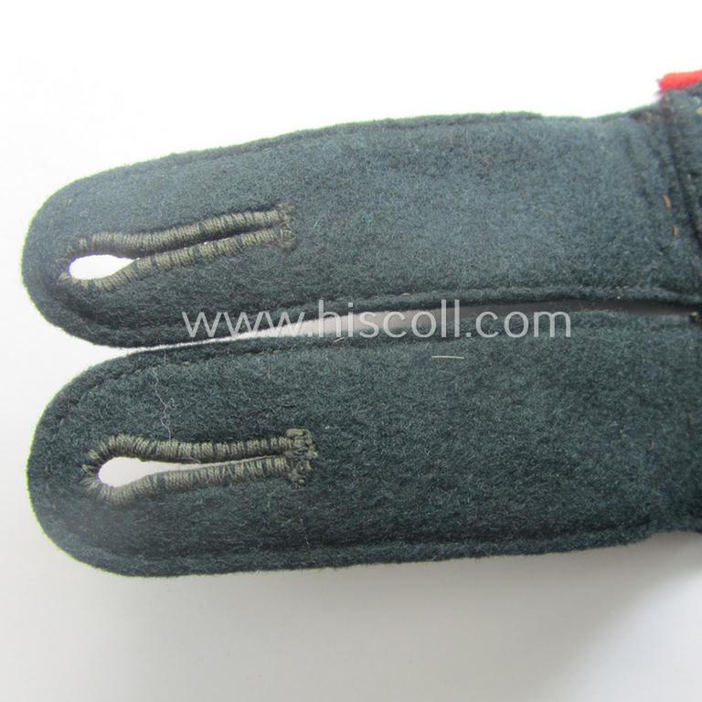 Pair of WH (Heeres) early-war-period- (ie. 'M40'-pattern and typical privately-purchased) NCO-type shoulderstraps as was intended for usage by a: 'Wachtmeister eines (Sturm)Art.-Abts. o. Rgts.'