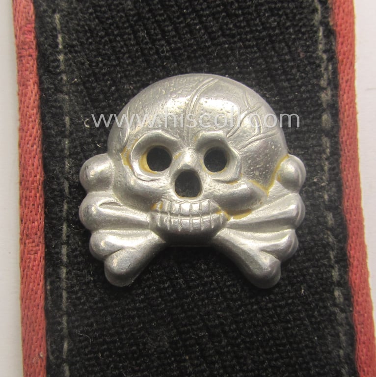 Early- (ie. mid-) war-period - albeit regrettably single! - WH (Heeres) black-coloured, woolen-based- and/or bright-pink-piped: 'Panzer'-collar-tab having an aluminium based 'Totenkopf' (ie. skull) attached