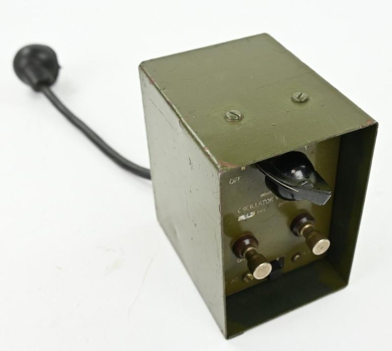 US WW2 Signal Corps Oscillator V0-4 DiR-Fi