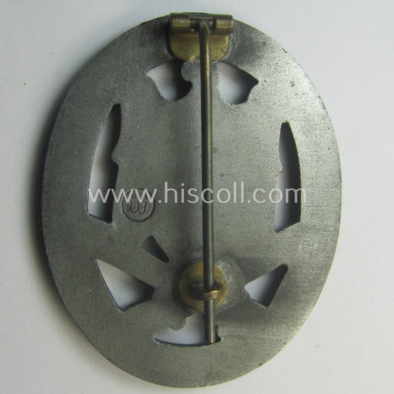 Superb, 'Allgemeines Sturmabzeichen' (or: general assault-badge ie. GAB) being a maker- (ie. 'ÜÜ'- ie. 'E.F. Wiedmann') marked so-called: 'Lily Pad-hinge'-example as was executed in zinc-based metal