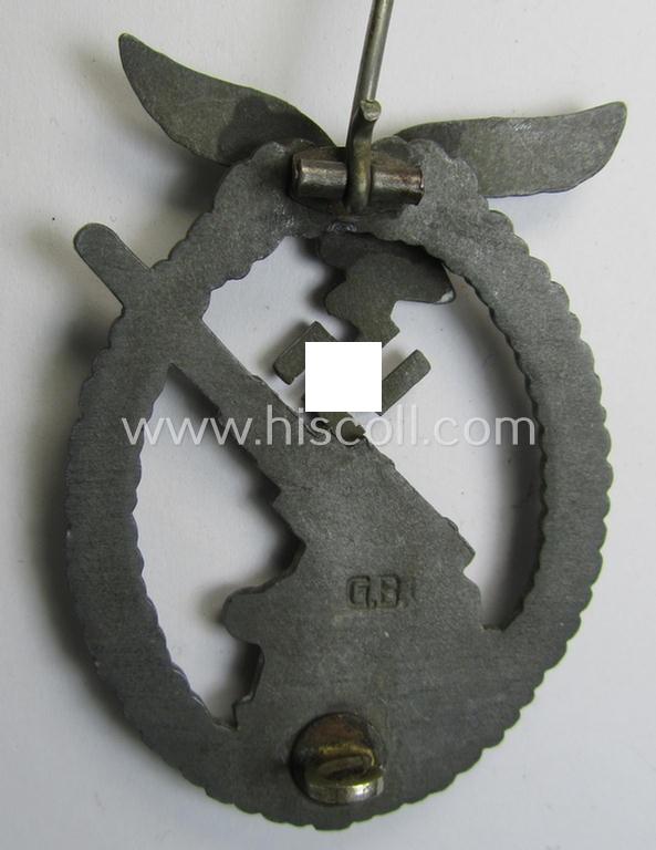 Attractive, later-war period- and/or: 'Feinzink'-based- example of a maker- (ie. 'GB'-) marked WH (Luftwaffe) 'Flakkampfabzeichen' (or: airforce anti-aircraft badge) being a detailed example as was produced by the: 'Gustav Brehmer'-company