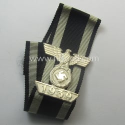 Hardly used- nor worn example of a: 'Wiederholungsspange...