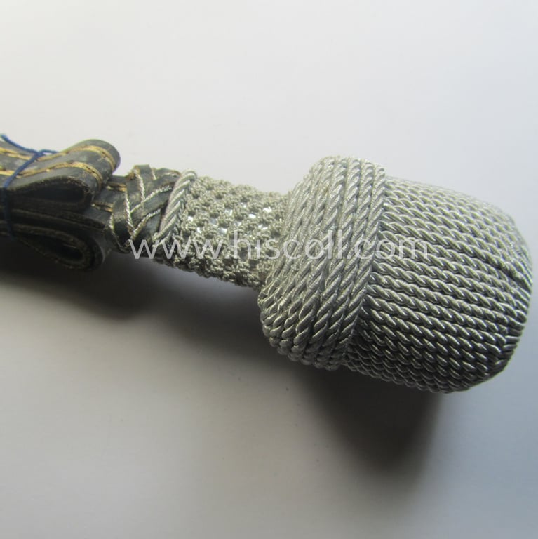 Darker-green- and silver-coloured, WH (Heeres) officers'-type sword-knot (ie. 'Portepee' ie. 'Troddel') as was used for the various WH-parade-swords that comes in a 'virtually mint' condition