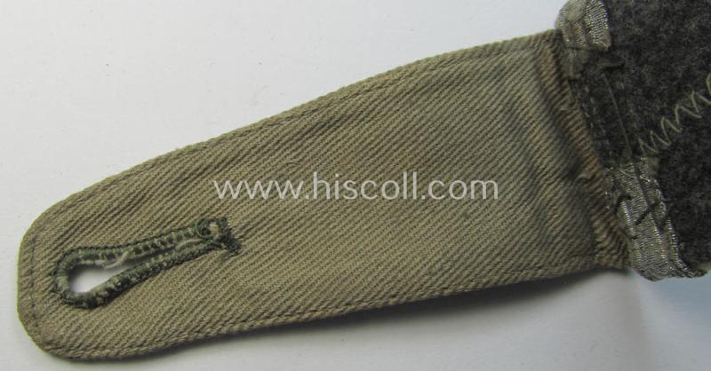 Attractive - regrettably single but scarcely seen! - early-period- (ie. 'Reichswehr'-era), WH (Heeres) 'cyphered' EM-type shoulderstrap (as executed in the 'rib-cord'-like linnen) as was intended for a: 'Soldat u. Uffz.-Anw. des Inf.-Rgts. 18...